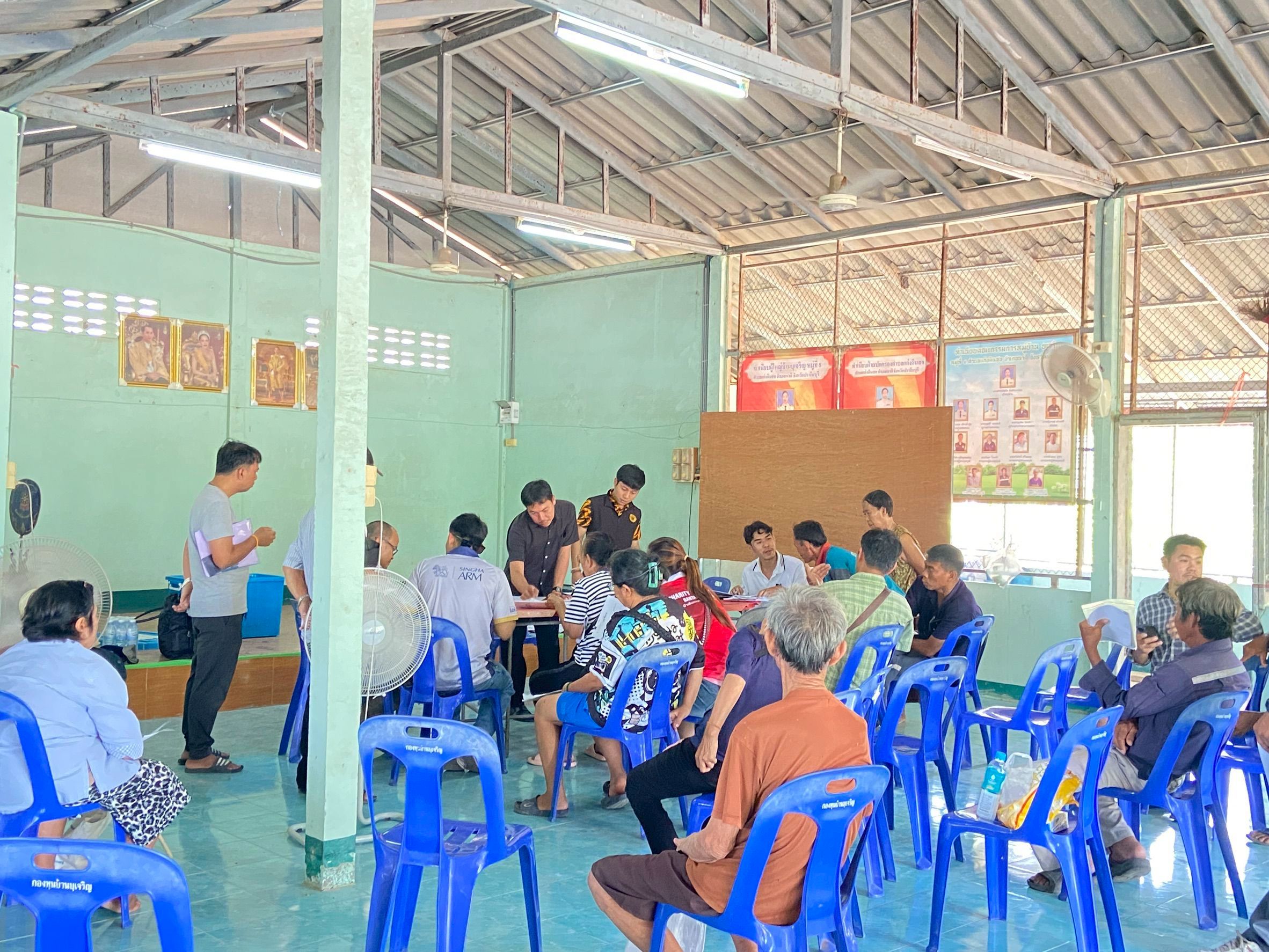 title - วันที่ 9 เมษายน 2569 นายวิทูล ประดิษฐบูญ ปฏิรูปที่ดินจังหวัดปราจีนบุรี มอบหมายให้ นายลิขิต ผันผ่อง หัวหน้าฝ่ายกฎหมาย พร้อมด้วย เจ้าหน้าที่ ส.ป.ก.ปราจีนบุรี ลงพื้นที่ออกหน่วยบริการเคลื่อนที่ “Mobile Unit”และบริการปรึกษาข้อกฎหมายที่เกี่ยวข้องกับการปฏิรูปที่ดิน ณ ตำบลแก่งดินสอ อำเภอนาดี จังหวัดปราจีนบุรี